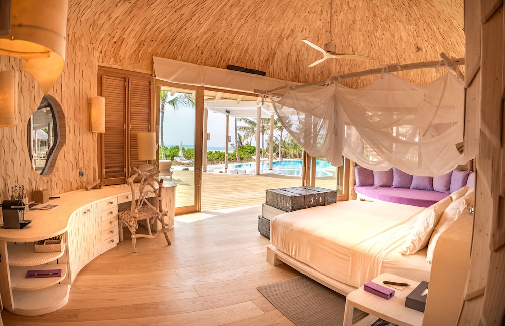 3 Bedrooms, Island, Reserve, 3 King Beds