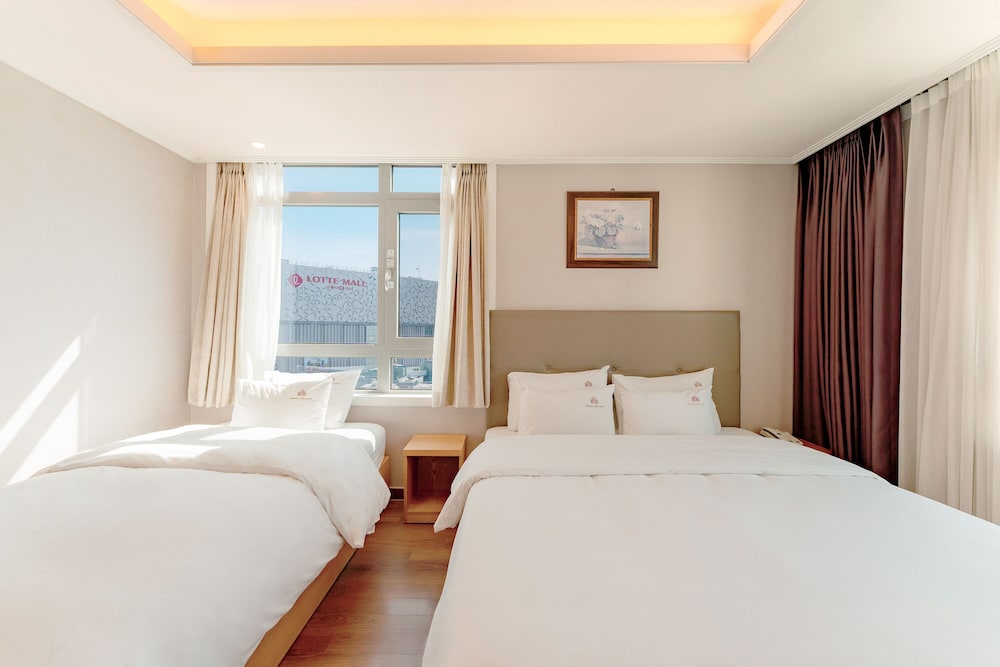 DELUXE, FAMILY, TWIN BEDS, CITY VIEW