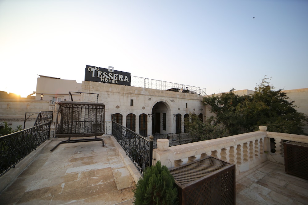 Tessera Hotel 4/49