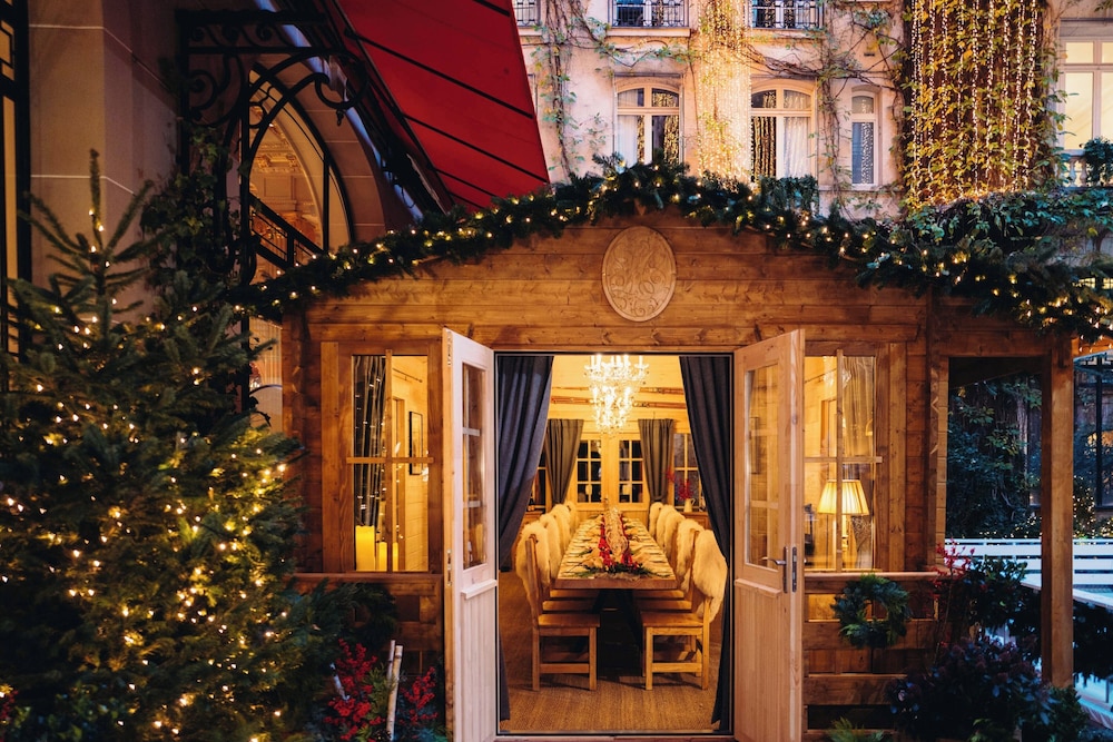 Hotel Plaza Athenee 4/79