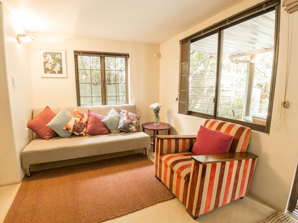 Mackaya Bella Guest House 48/71