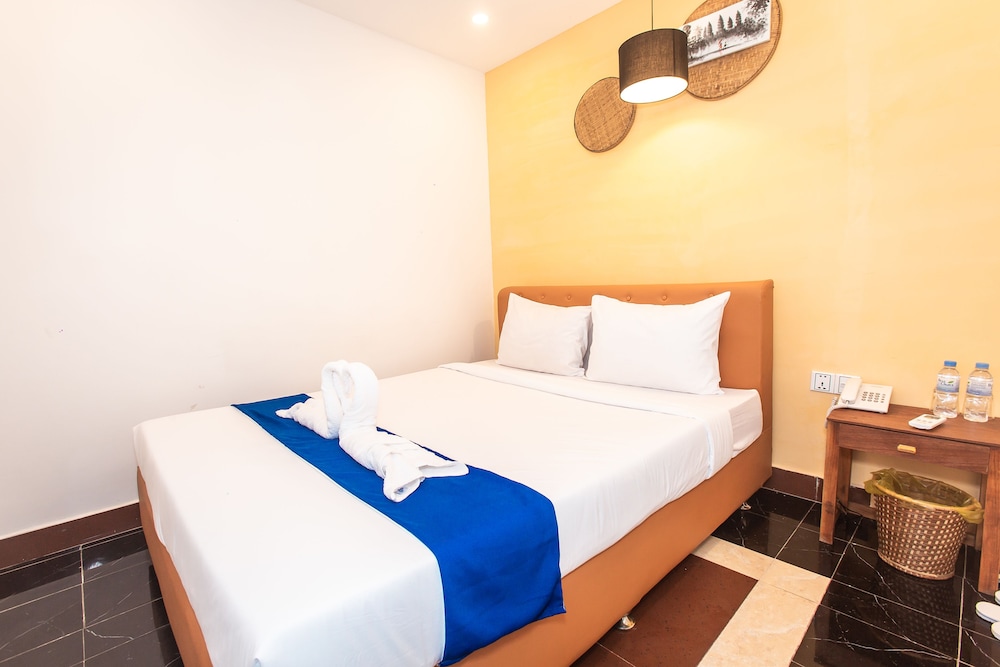 Grand Elevation Hotel 15/65