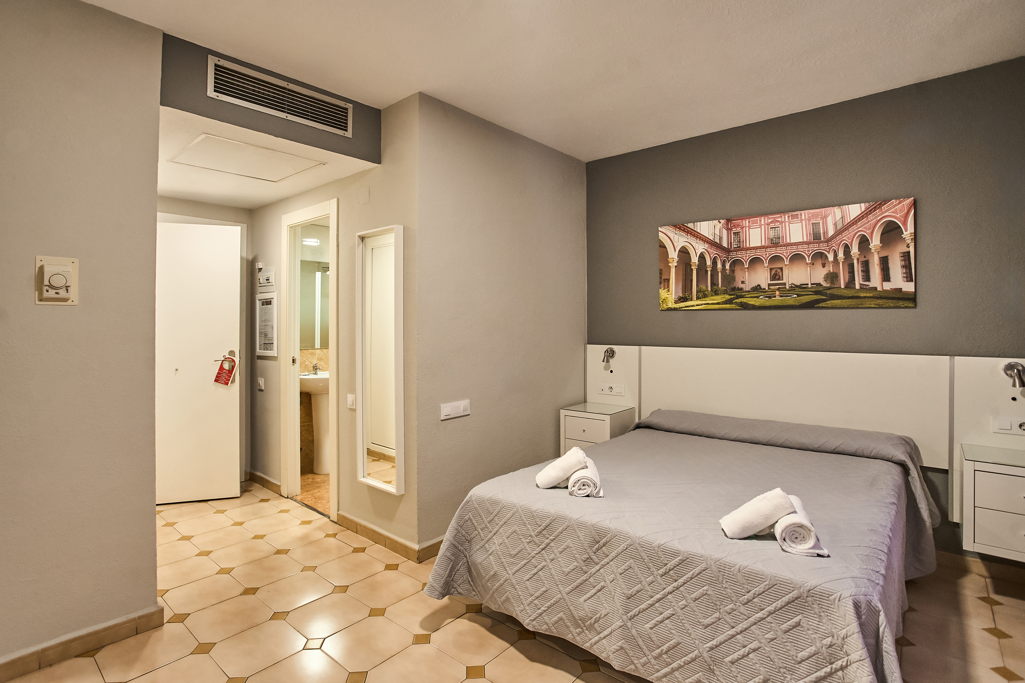 Resitur Apartamentos Turisticos En Seville 31/50