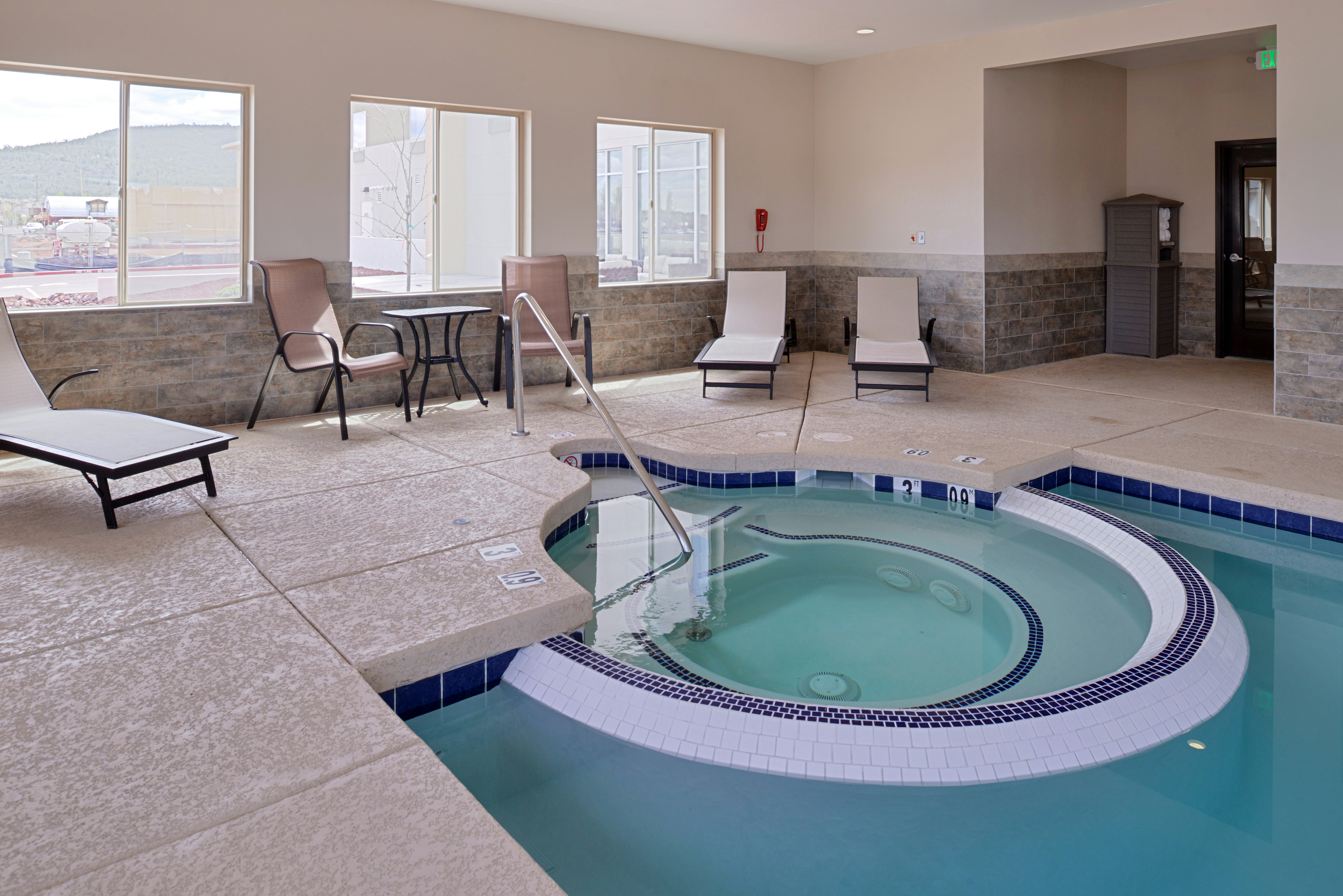 Holiday Inn Express And Suites Williams 28/44