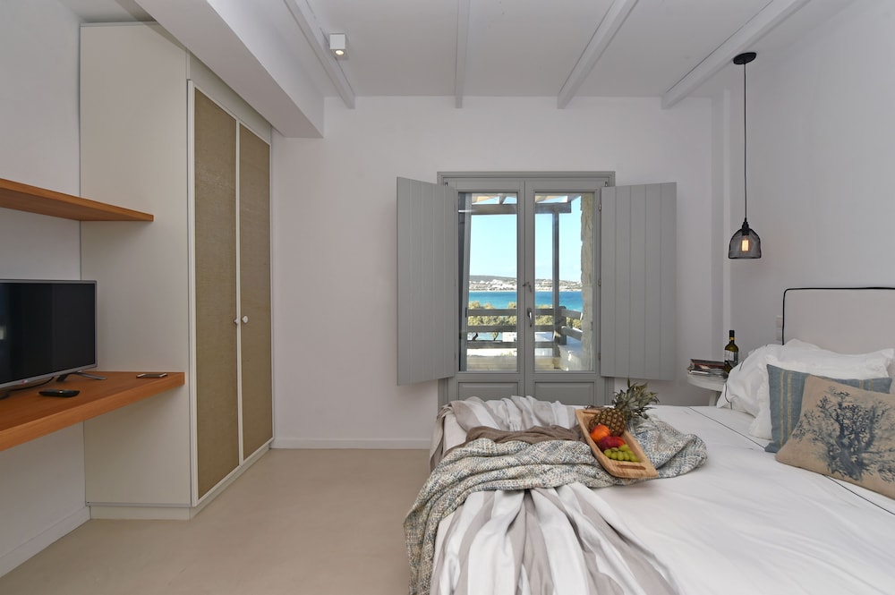 AMBASSADOR LUXURY VILLAS 4/50