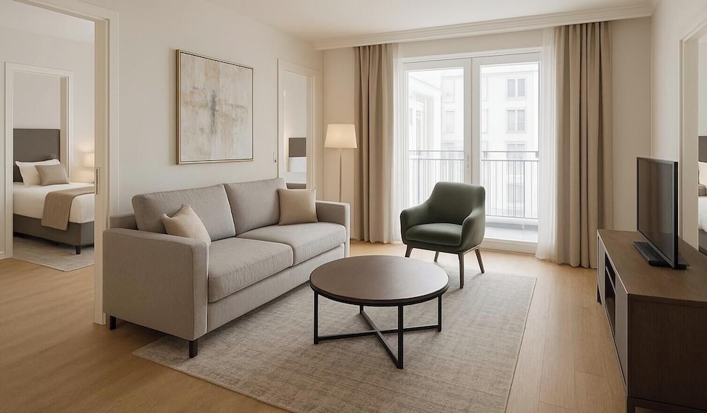 LANDMARK SUITES 27/47