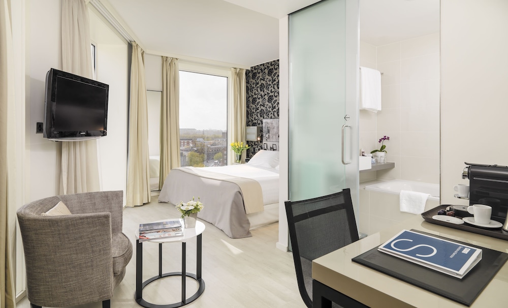 H10 London Waterloo Hotel 44/68