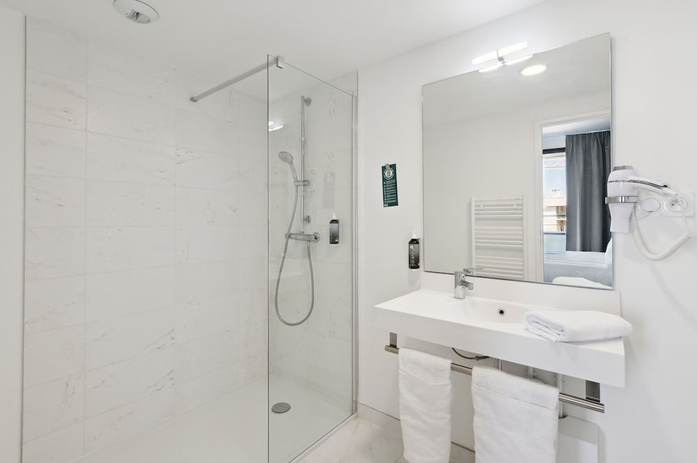 استوديو سوبيريور بسرير كينج لذوي الإعاقة، All Suites Appart Hotel Paris Ouest Colombes 4/4