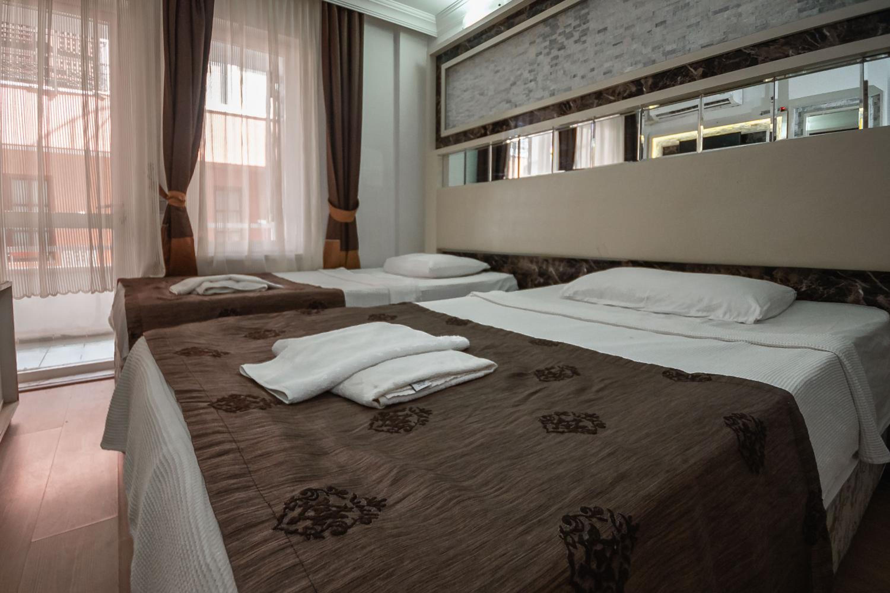 غرفة قياسية بسرير مزدوج أو سريرين منفصلين، Behram Hotel 5/8
