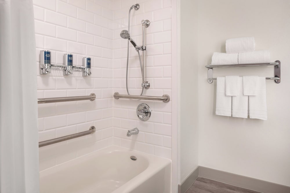 غرفة قياسية بسرير كينج، Four Points By Sheraton Hotel Suites San Francisco Airport 2/3