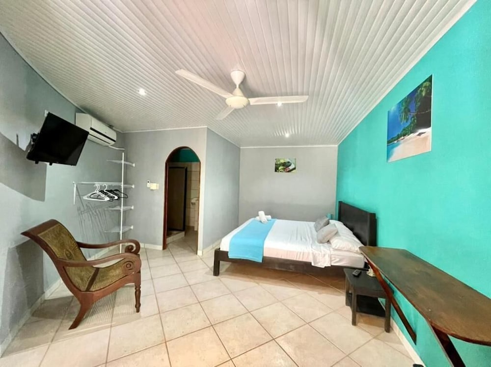 Hotel Colibri 12/50