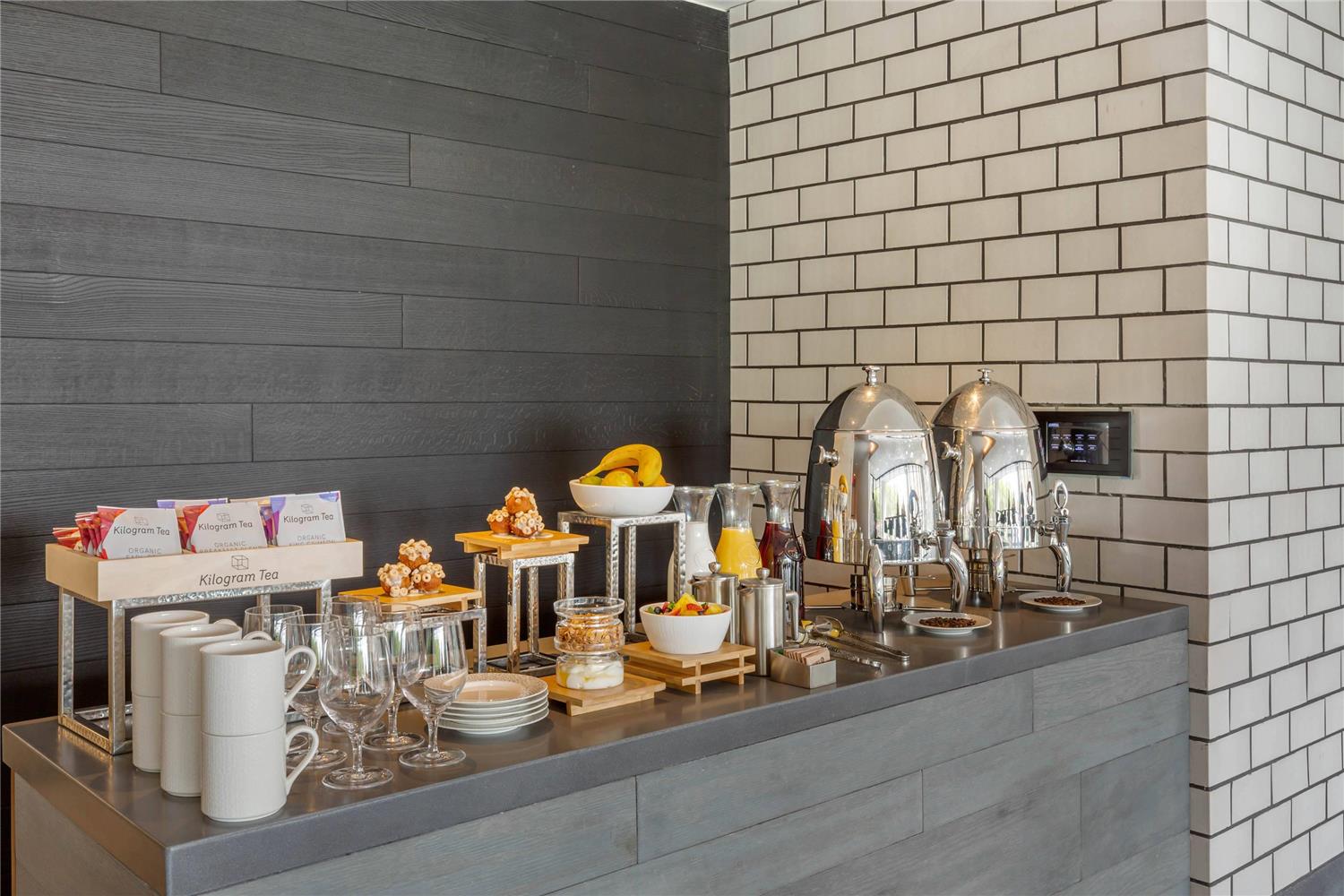 Cambria Hotel Boston Downtown - Seaport 10/19