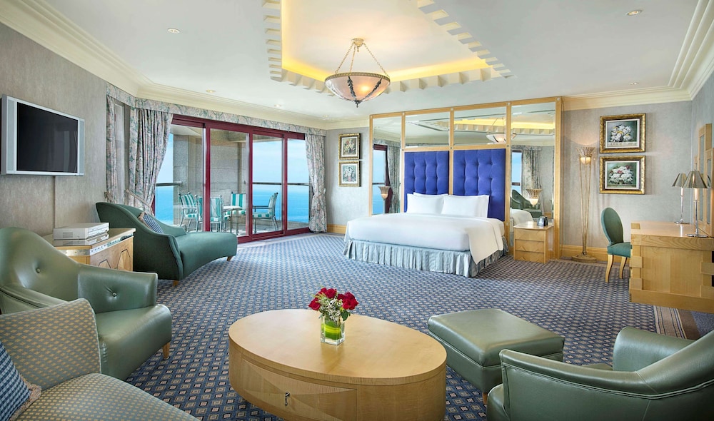 Jeddah Hilton 36/59