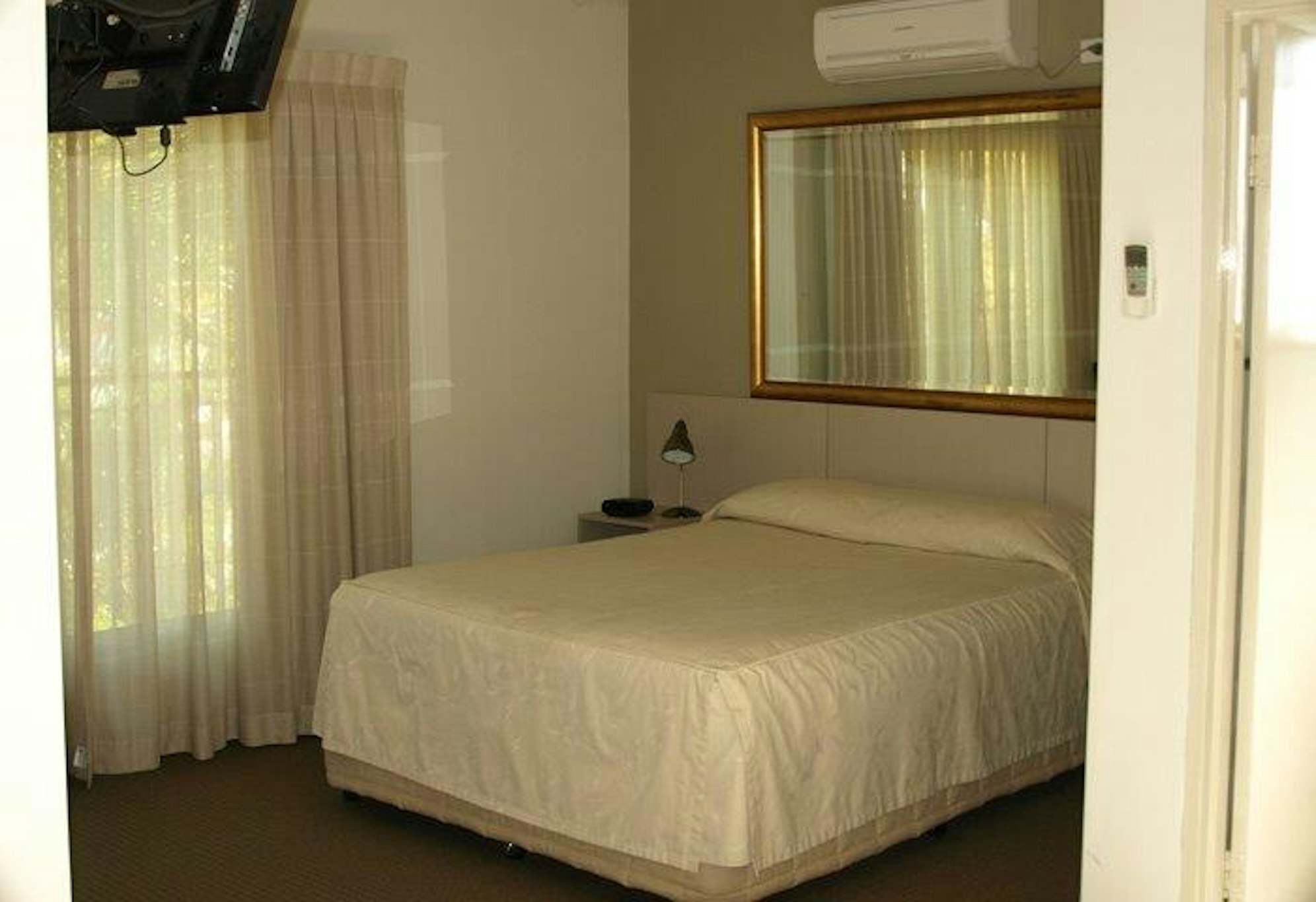 FRANCIS PHILLIP MOTOR INN 11/59