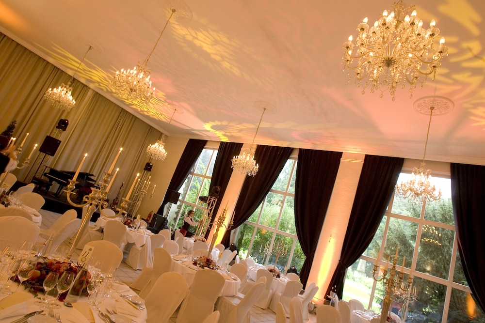 Nells Park Hotel 39/50