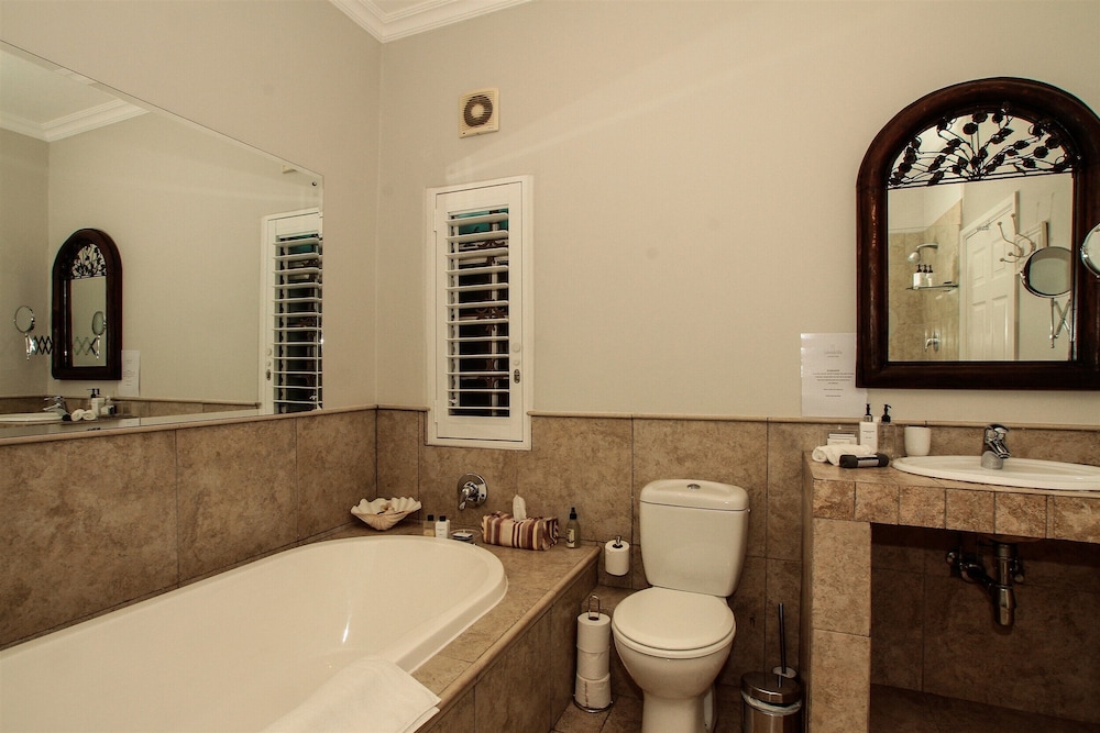 Sandals Guest House 74/77
