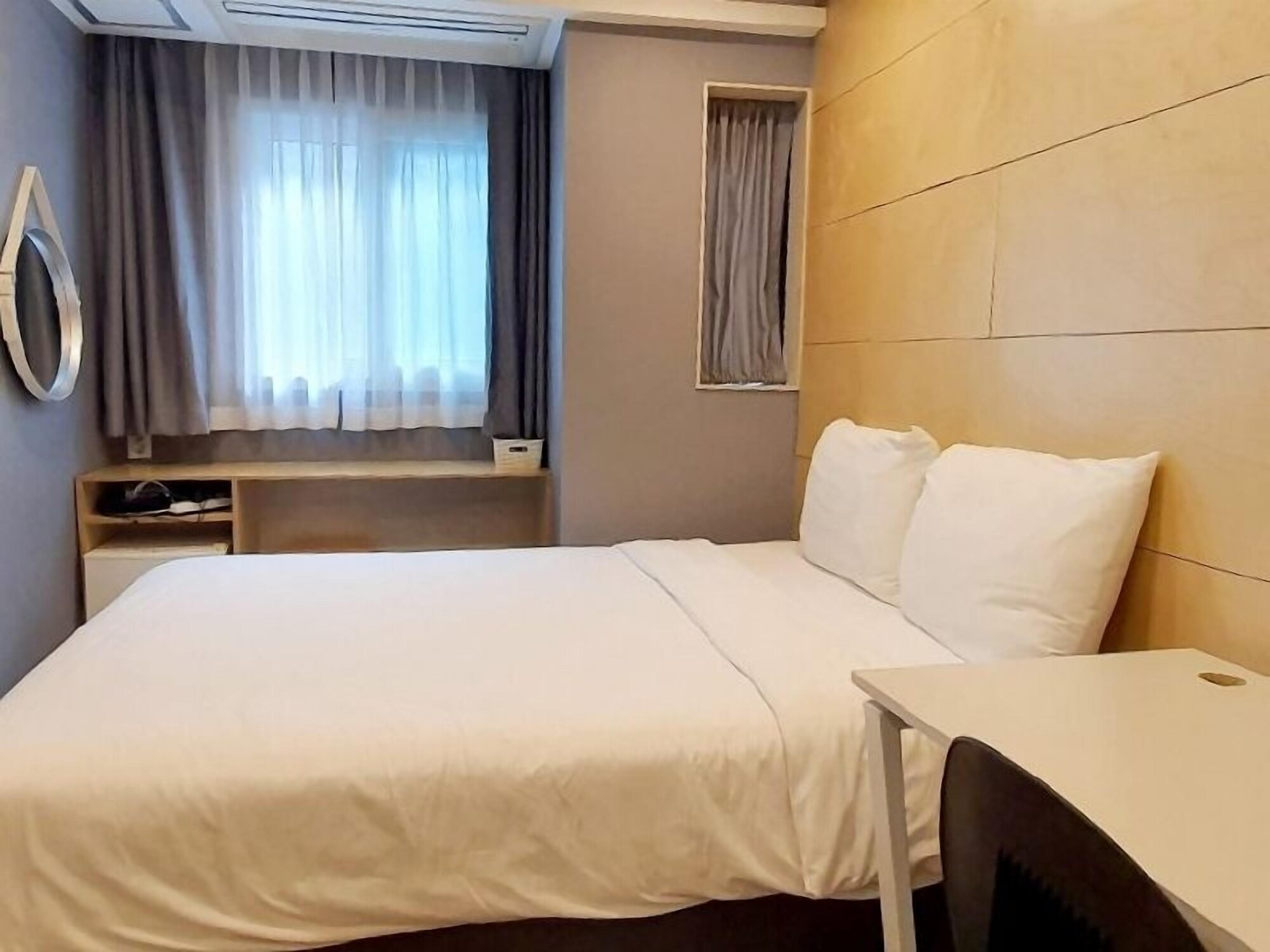 FAMILY, TRIPLE, MULTIPLE BEDS