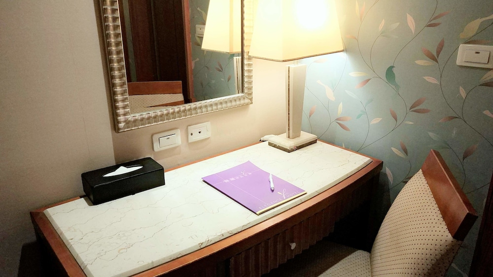 Elegance Hotel Taipei 34/44