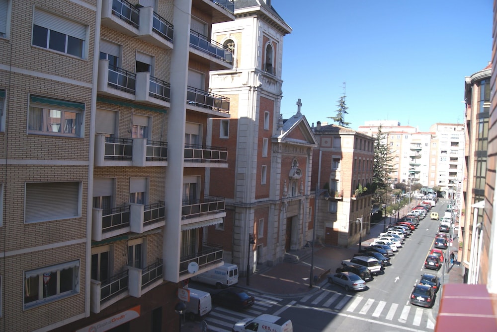 Pensión Calfred Ii 18/24