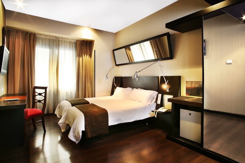 Hotel Avenida Gran Via 20/62