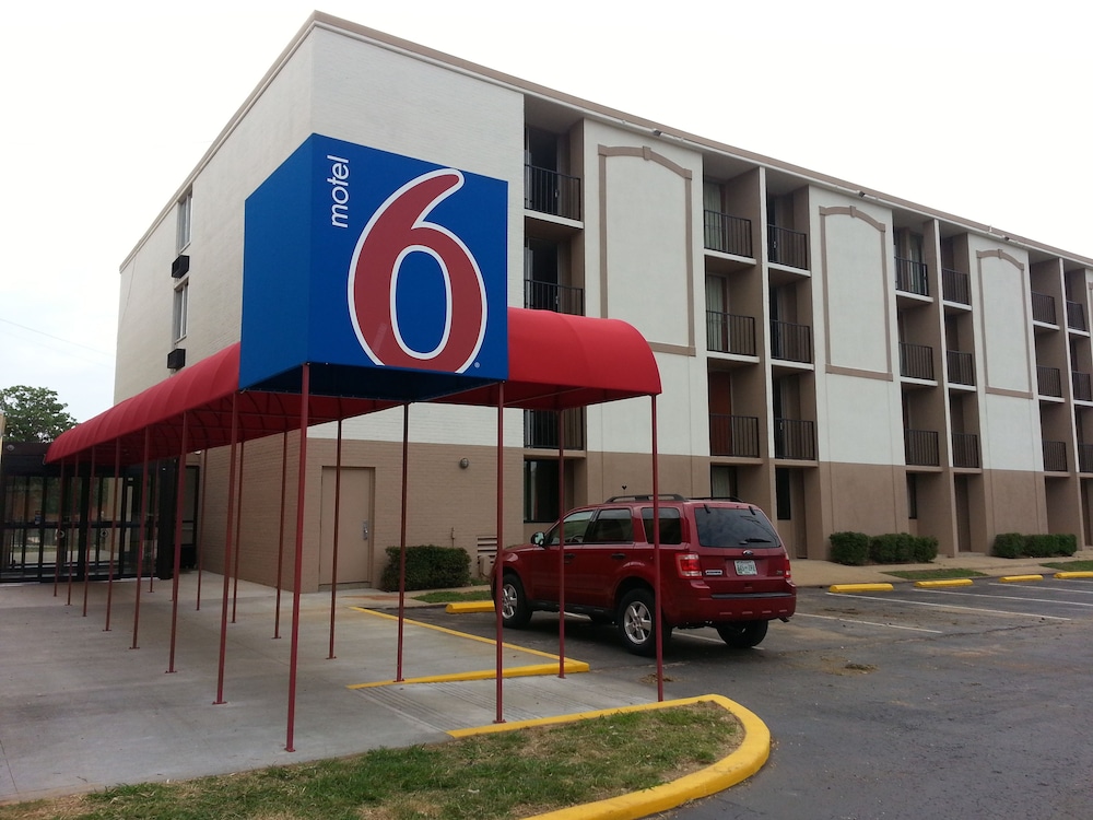 Motel6 Jackson, TN 49/54