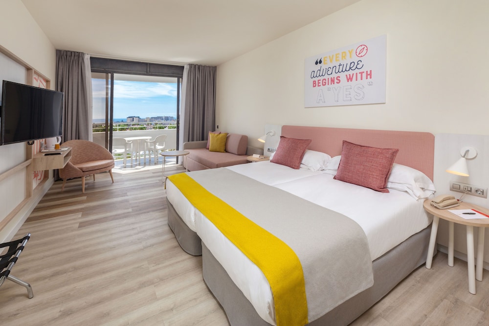 STANDARD, DOUBLE BED, WITH VIEW, BALCONY