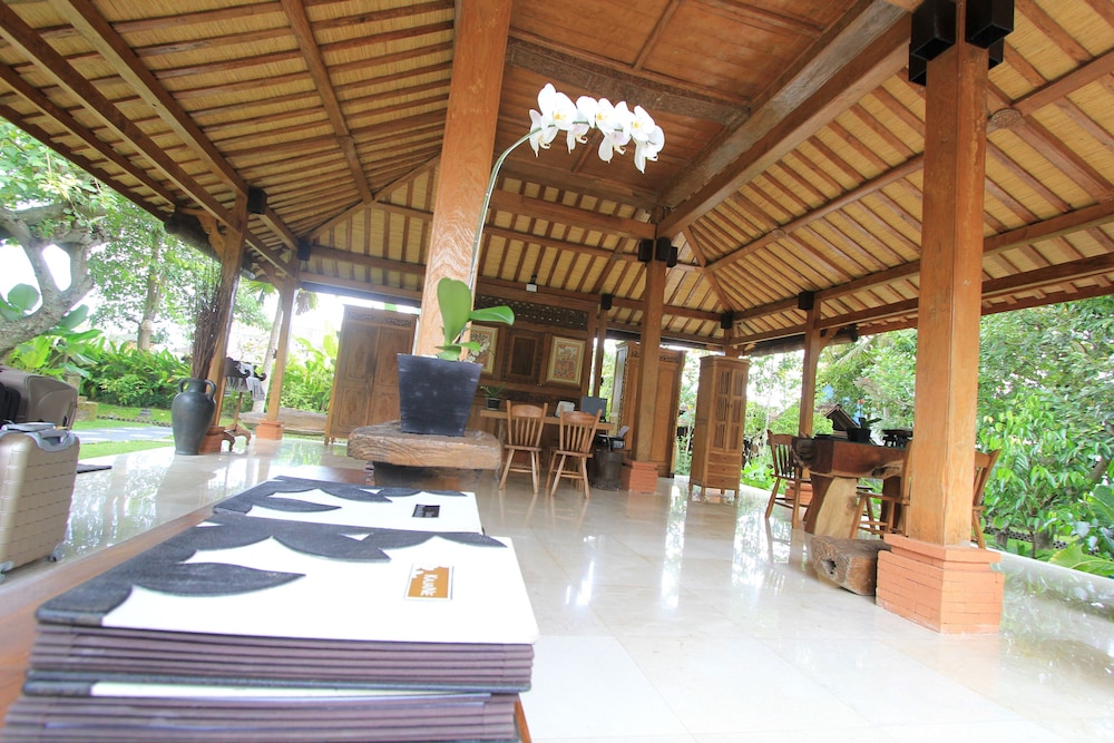 Lobby at KajaNe Yangloni, Ubud