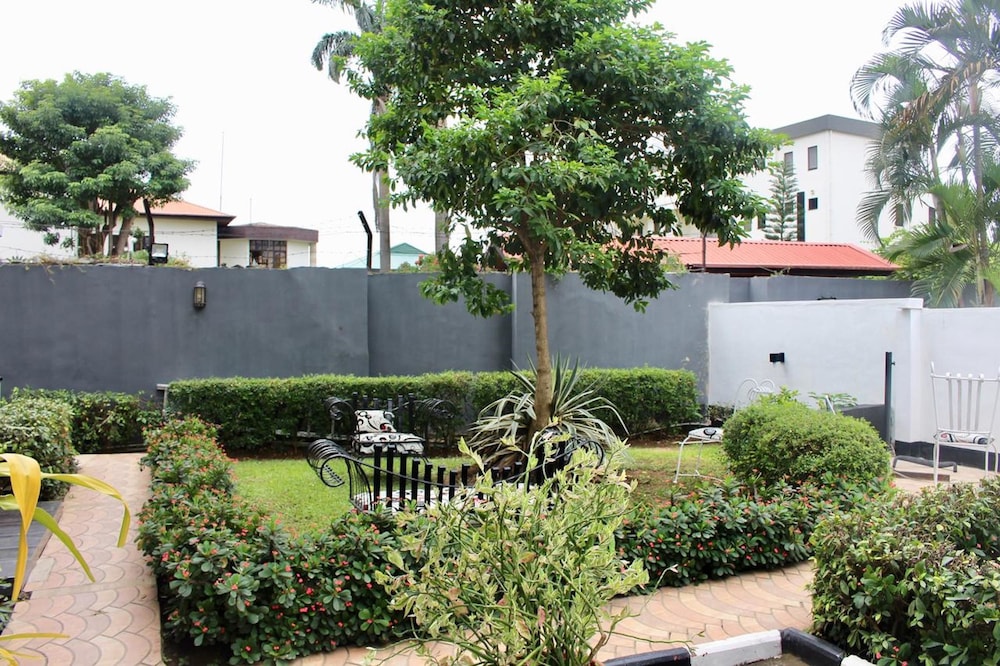 The Residence Apartments 23/27