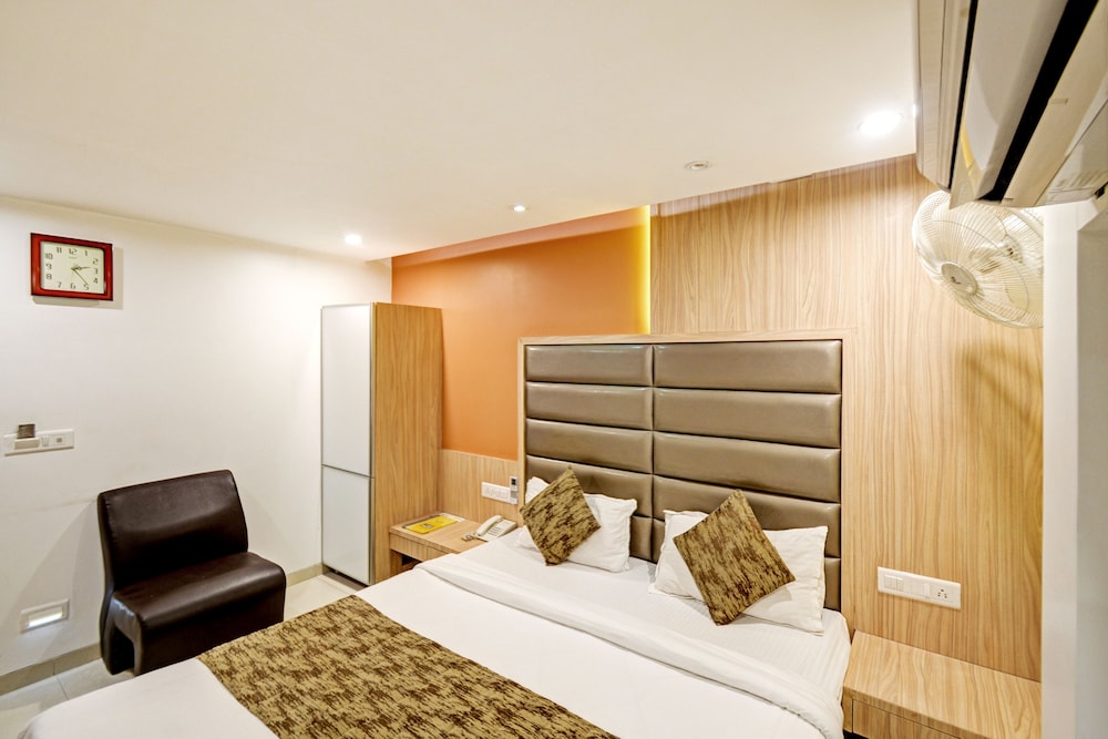 HOTEL ONE UP 51/69