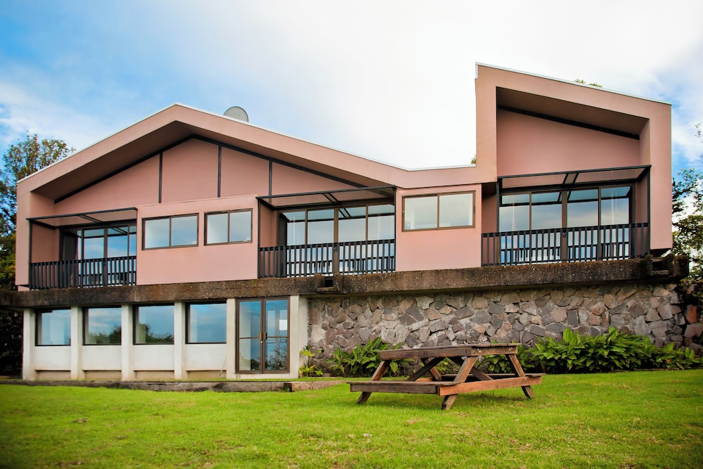 Poas Volcano Lodge 4/71