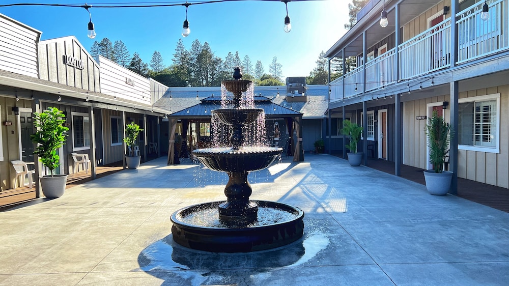 The Old West Inn 54/57
