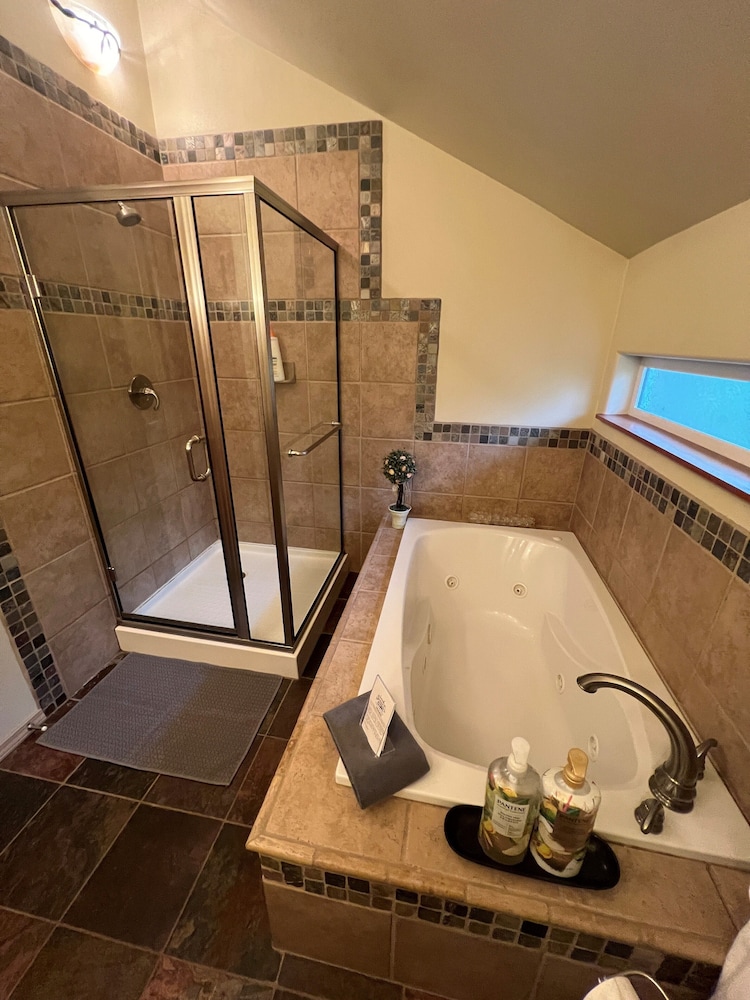 Alaska Adventure Unlimited Chalets 41/42