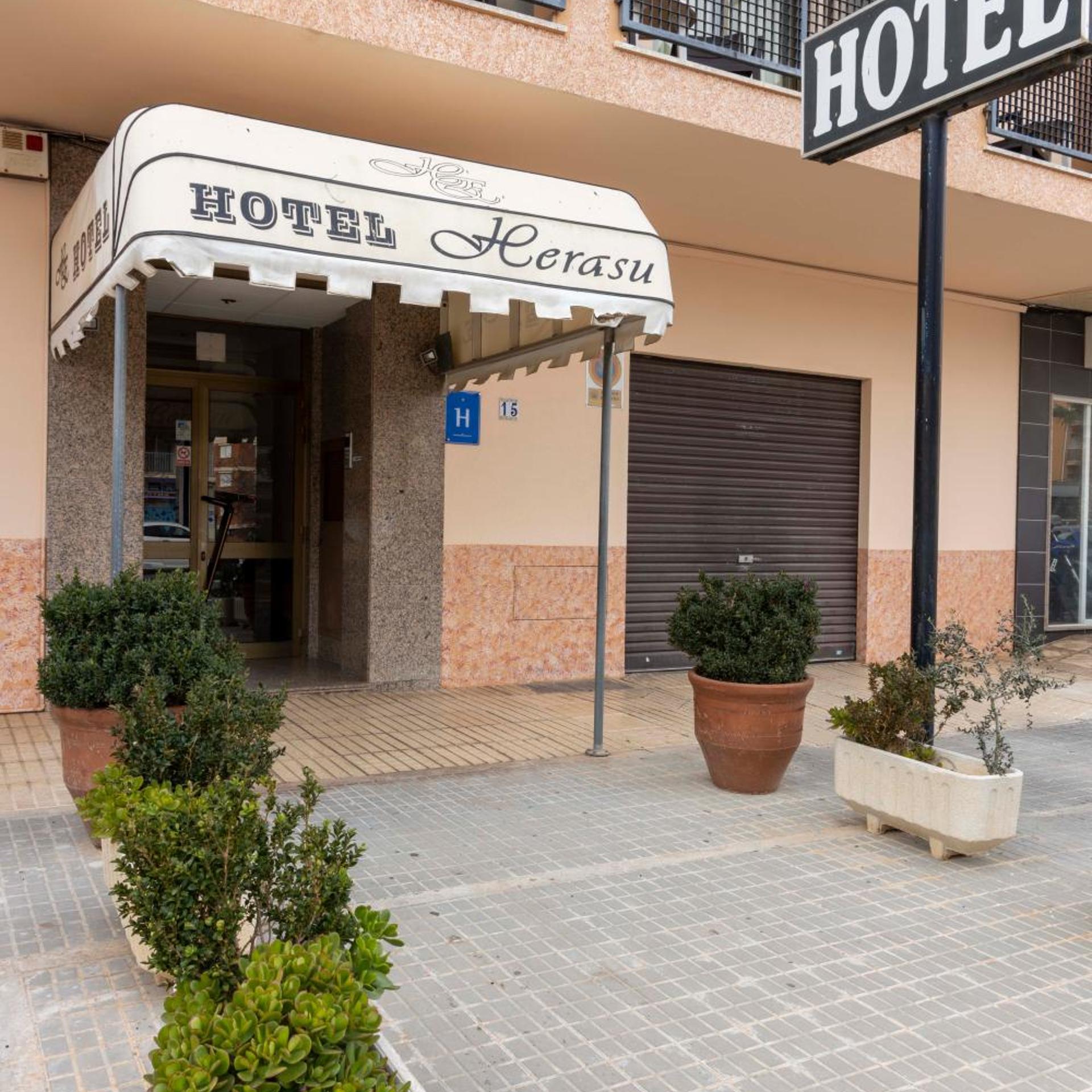 Hotel Herasu 3/33