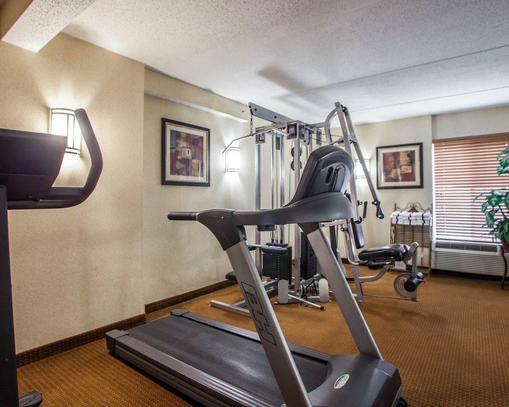 Quality Inn Aurora Naperville Area 26/41