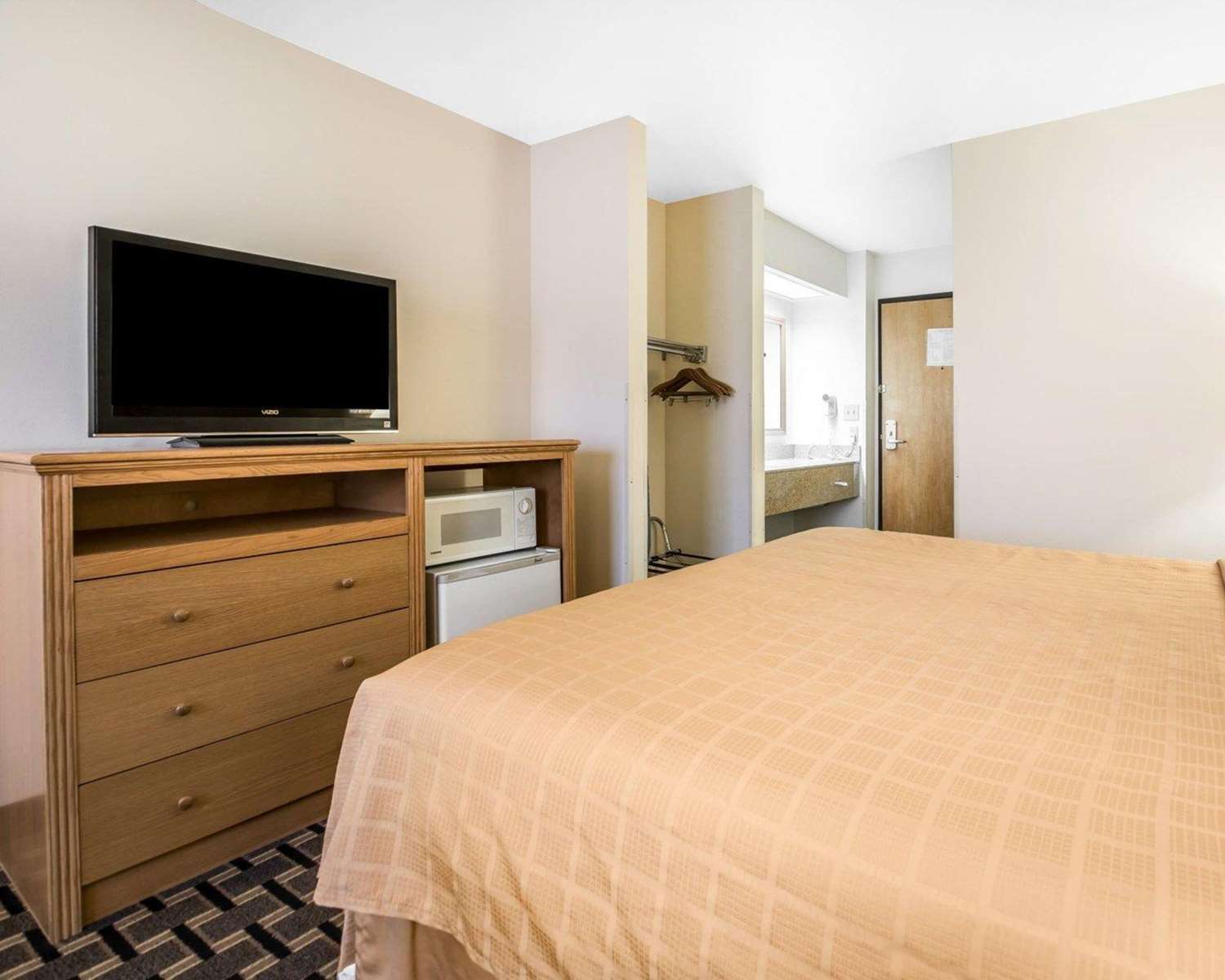 غرفة بسرير كينج، Quality Inn Mauston I-90 4/7