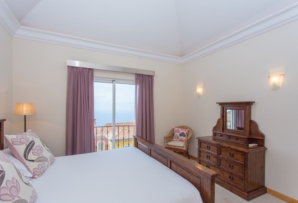 1 BEDROOM, APARTMENT, SEA VIEW