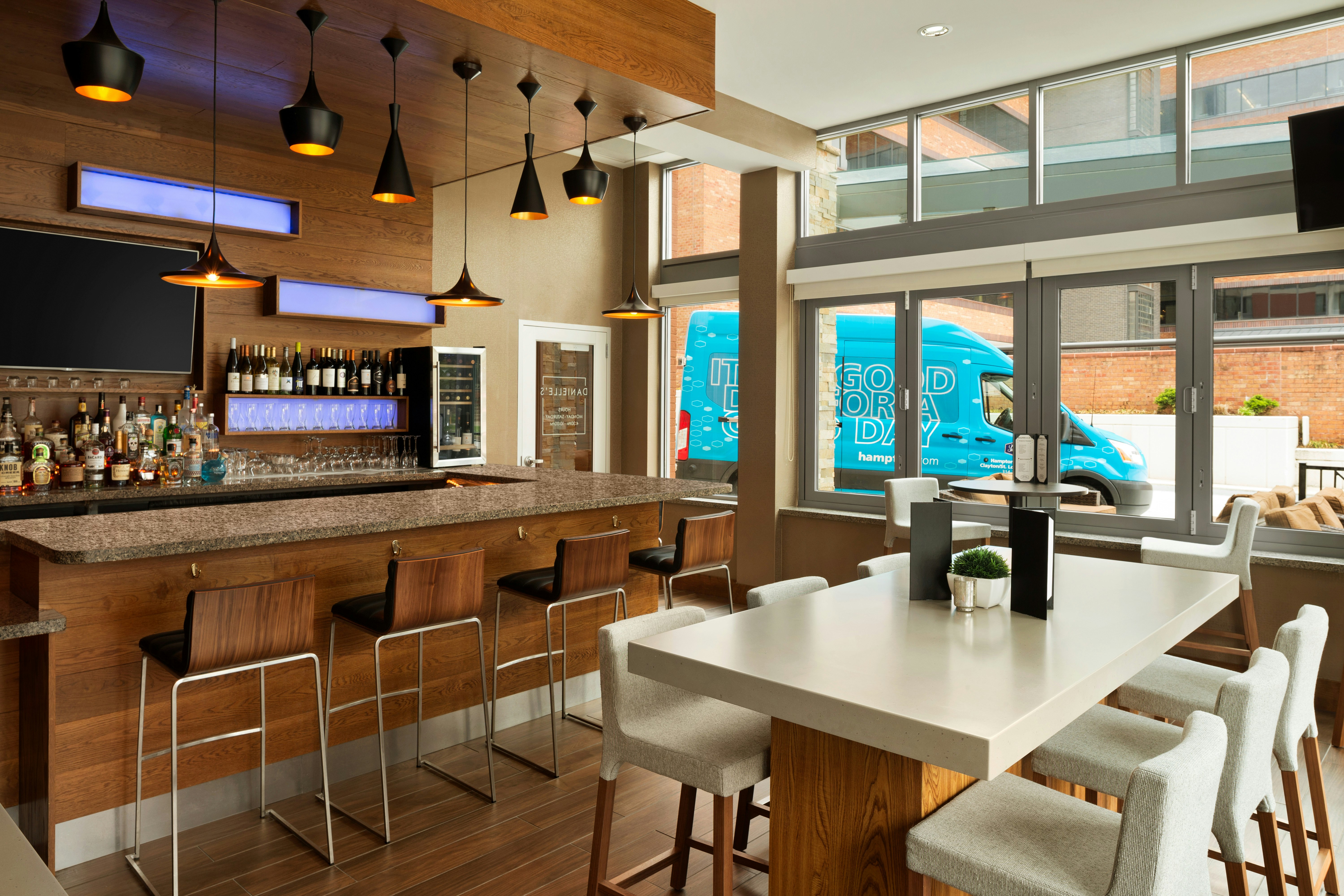 Hampton Inn & Suites Clayton/St Louis-Galleria Area 44/61