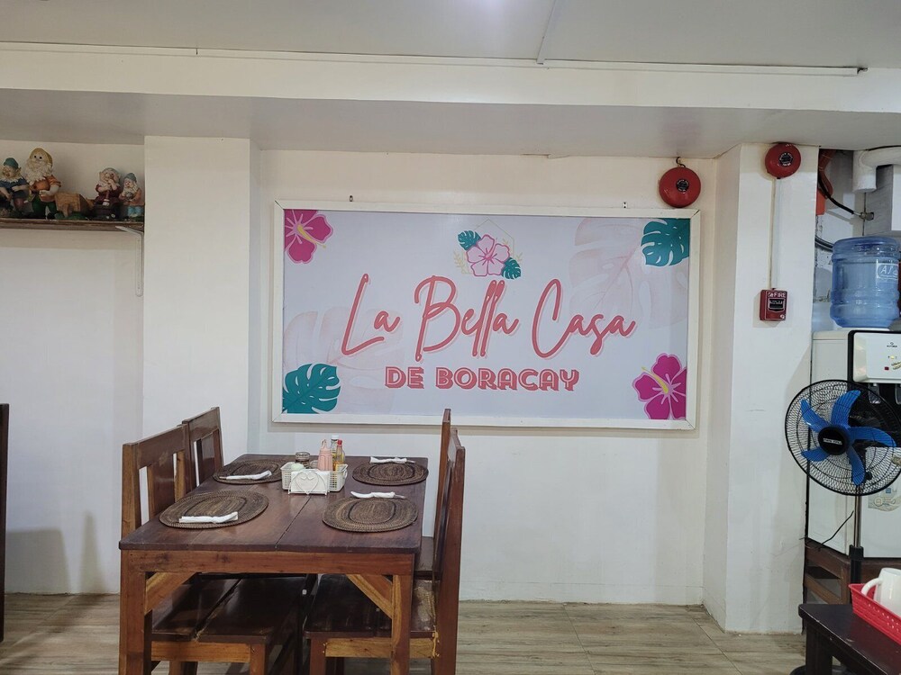 LA BELLA CASA DE BORACAY 6/57