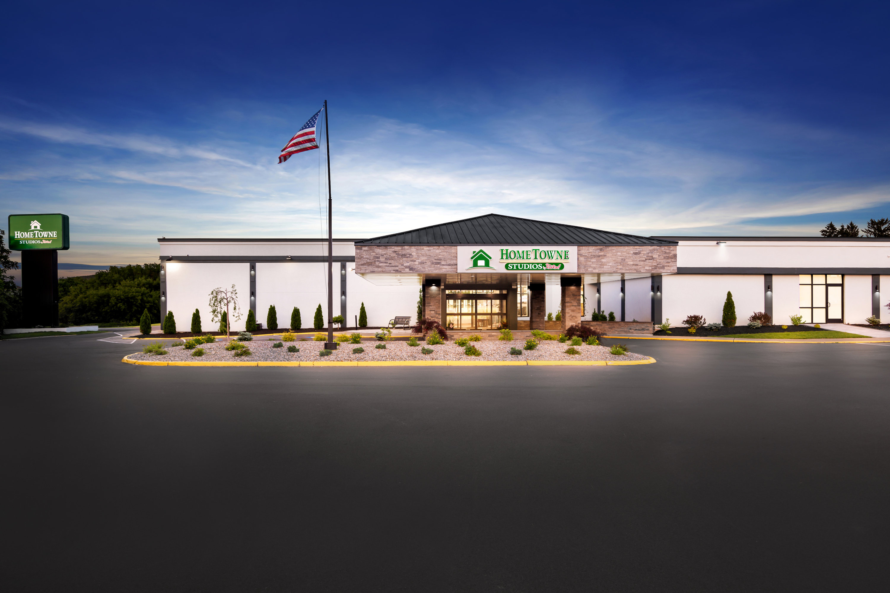 HomeTowne Studios by Red Roof & Conference Center Cortland 55/55