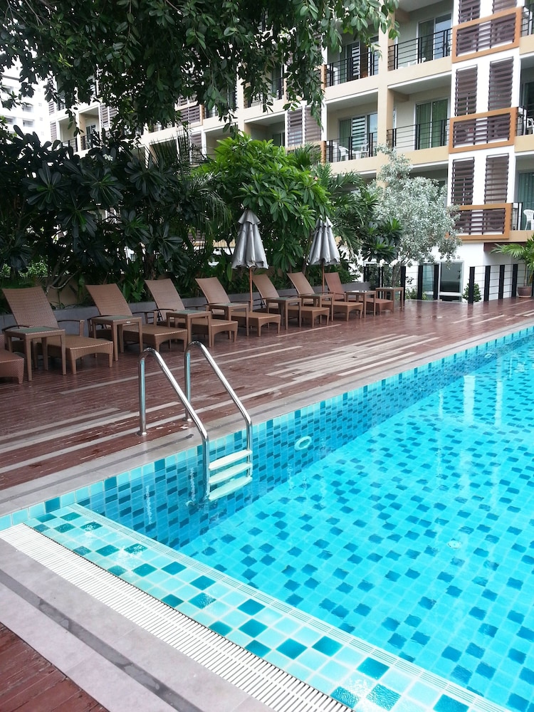 August Suites 45/69