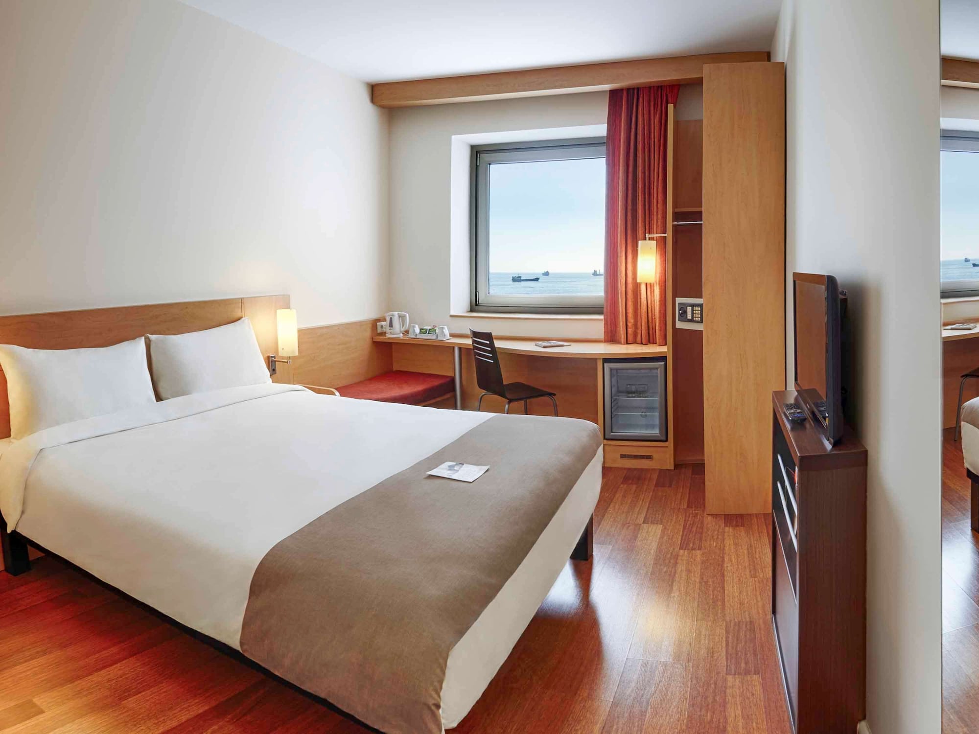 ROOM, DOUBLE BED, SEA VIEW