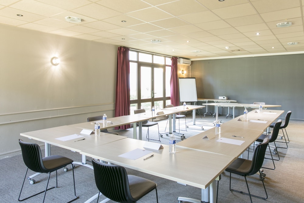 Ibis Avignon Sud 56/72