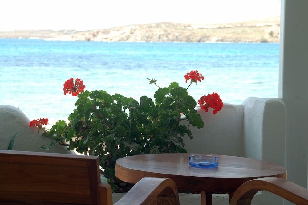 Paros Hotel 6/43