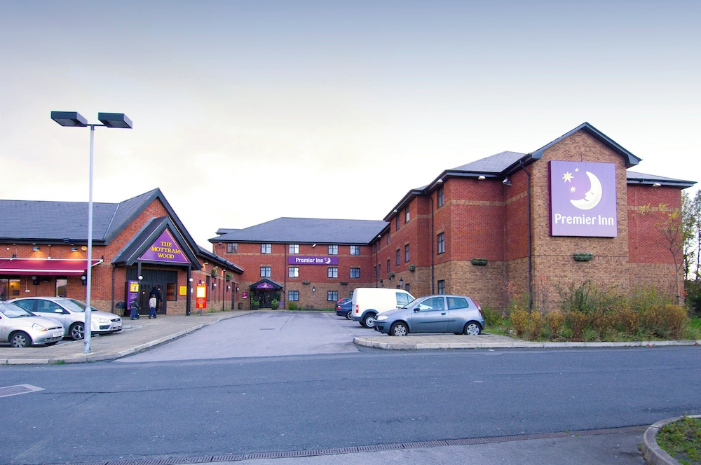 Premier Inn Manchester (Hyde) 30/32