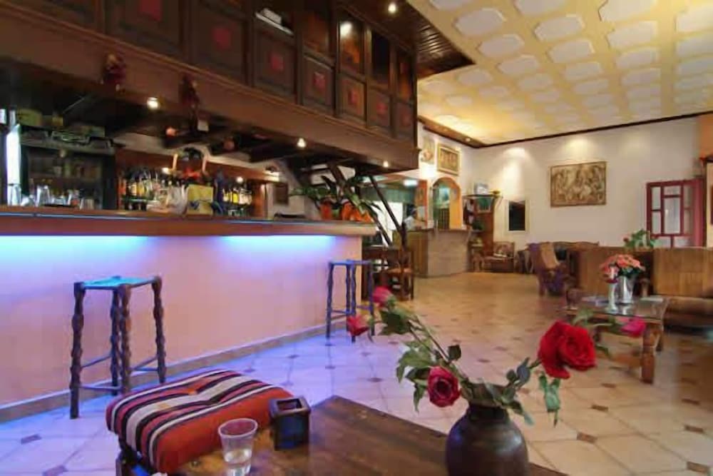 Aiolos Hotel 6/42