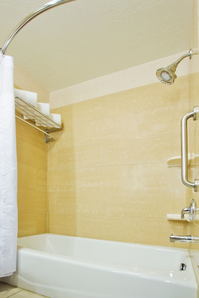 Crowne Plaza Anchorage-Midtown 23/78