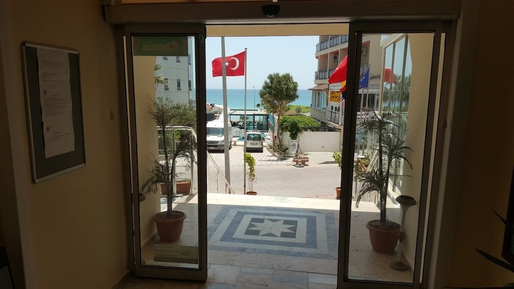 First Class Hotel 25/59