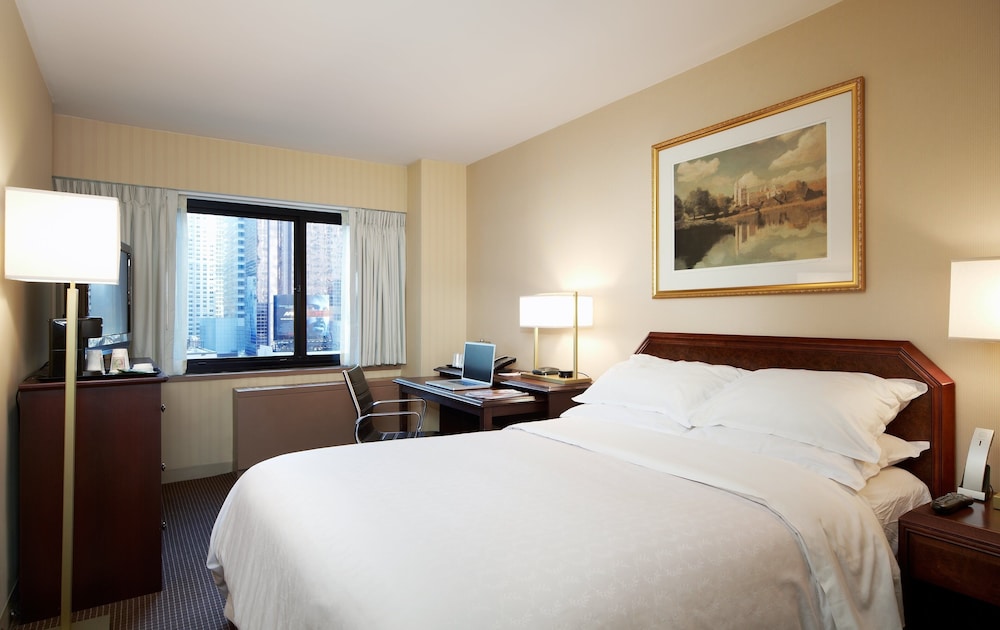 Crowne Plaza Manhattan Times Square by IHG 23/90