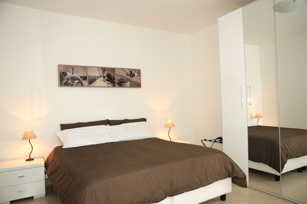 Isa Fiumicino Airport Residence 18/50