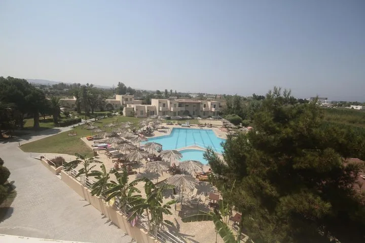 ROSELANDS HOTEL BUNGALOWS 36/43